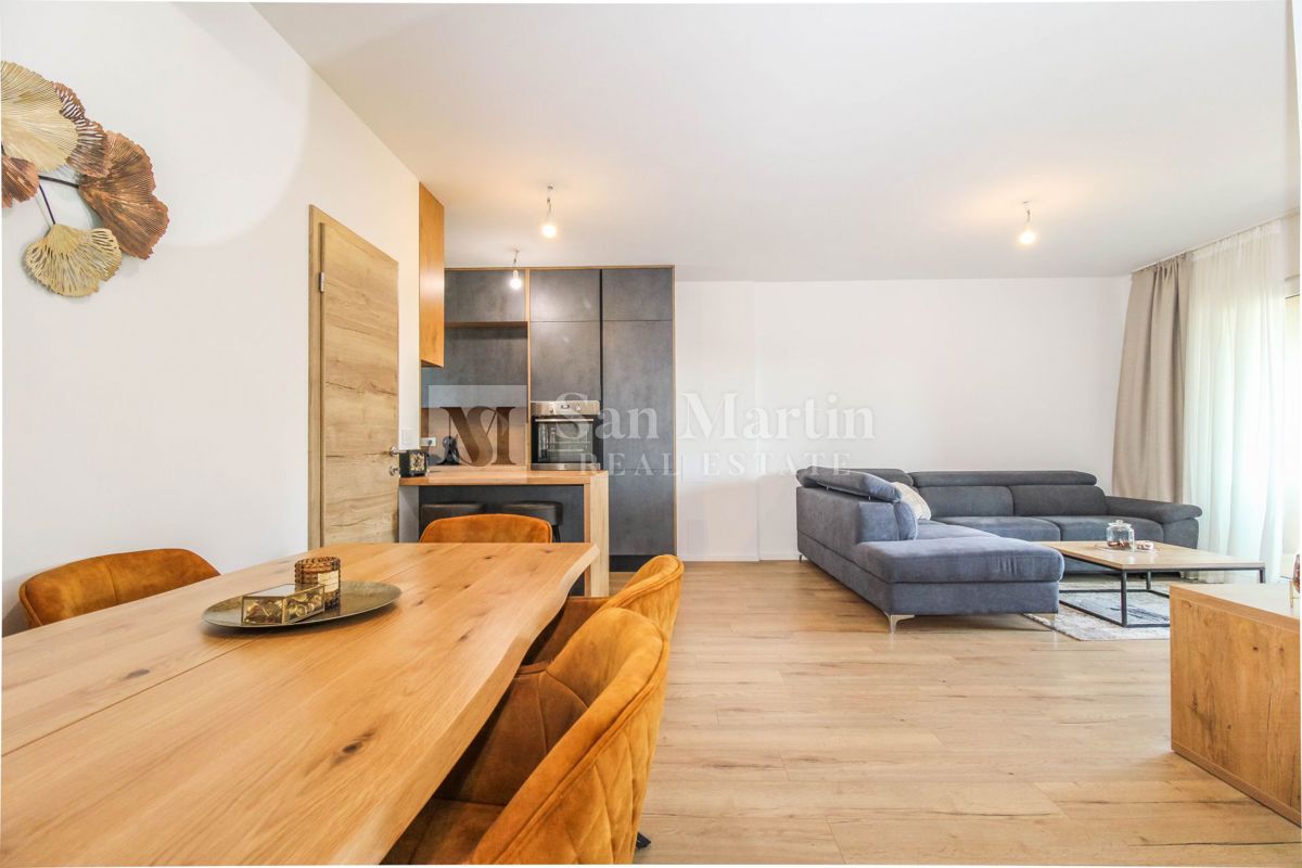 Parenzo, casa bifamiliare in una posizione tranquilla.