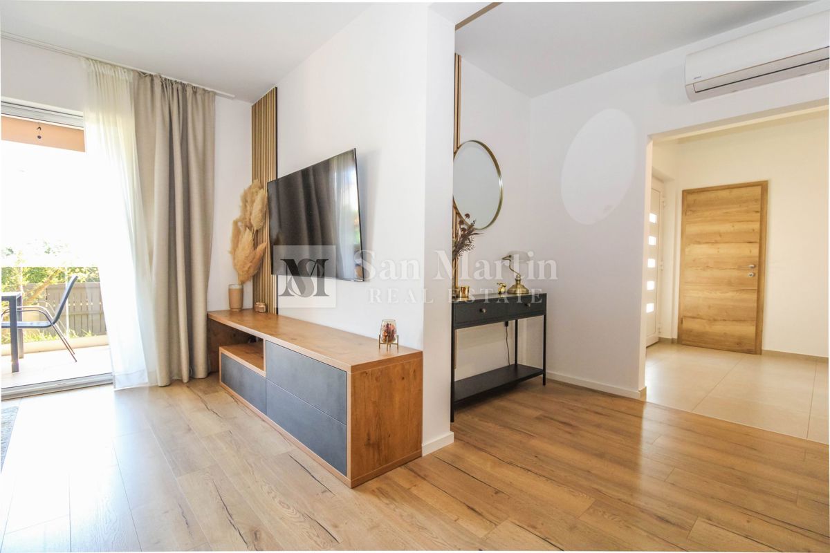 Parenzo, casa bifamiliare in una posizione tranquilla.