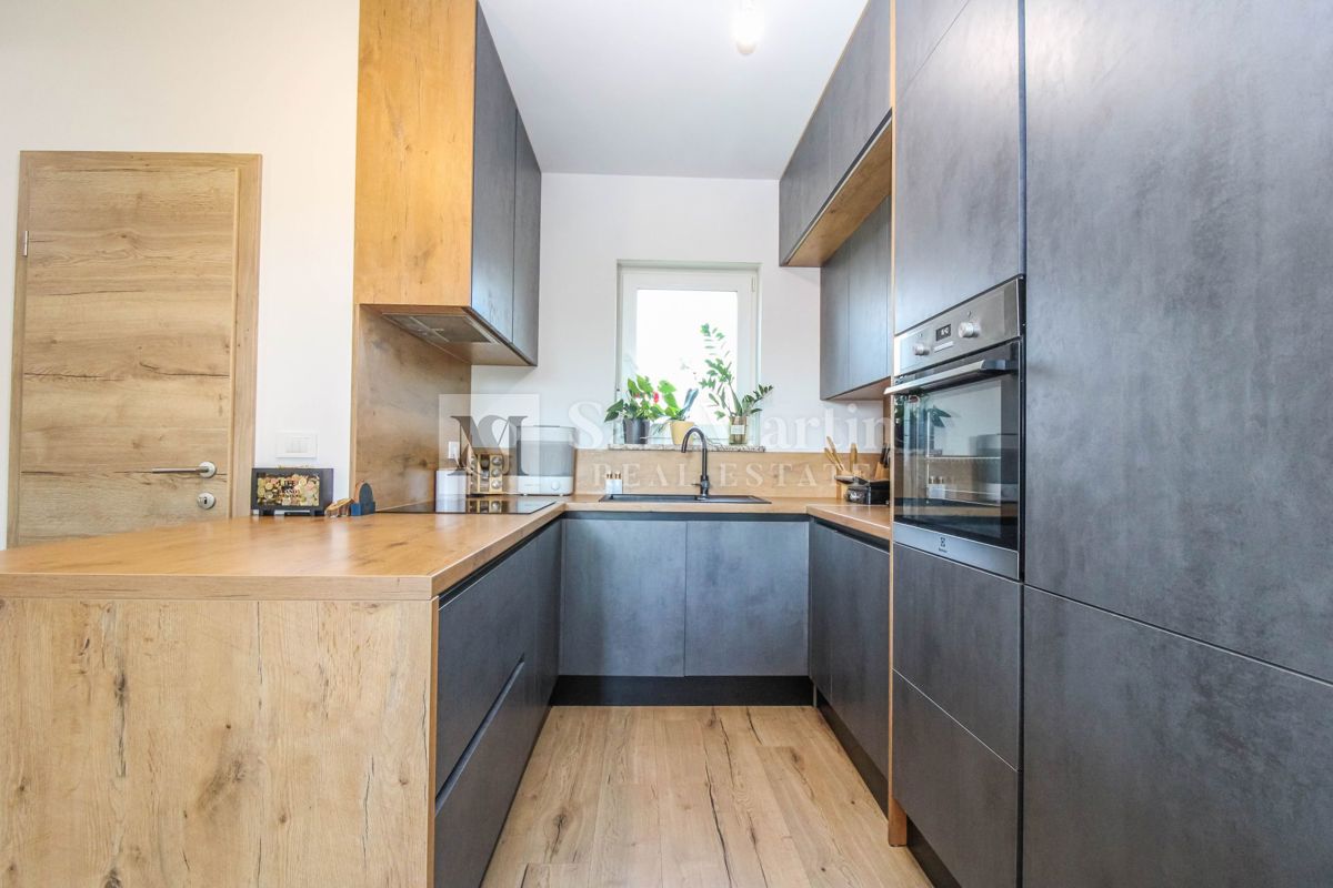 Parenzo, casa bifamiliare in una posizione tranquilla.