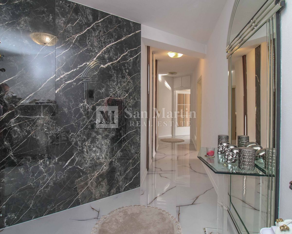 PARENZO - POSIZIONE RICERCATA - 200 M DAL MARE