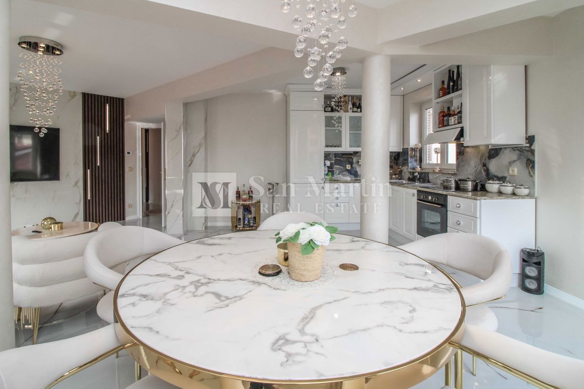 PARENZO - POSIZIONE RICERCATA - 200 M DAL MARE