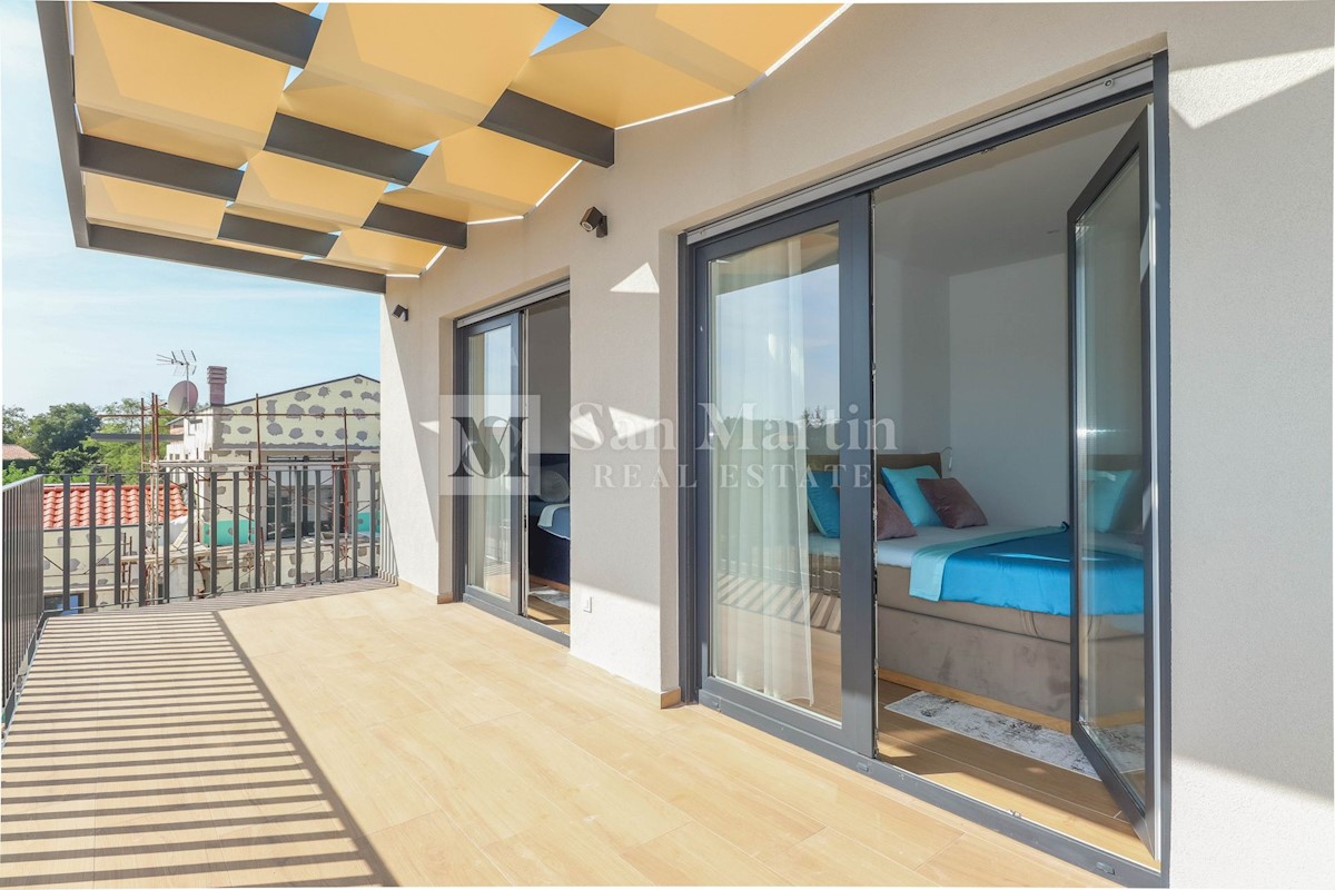 Parenzo, dintorni, Casa moderna con piscina