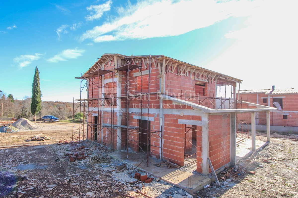 Svetvinčenat, Casa per le vacanze alla fine del paese - OCCASIONE !!!