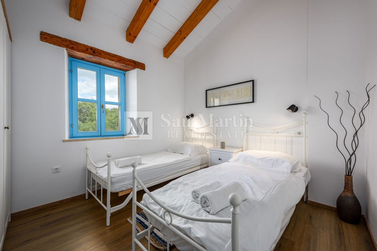 Parenzo, dintorni – Bellissima casa in pietra con vista panoramica