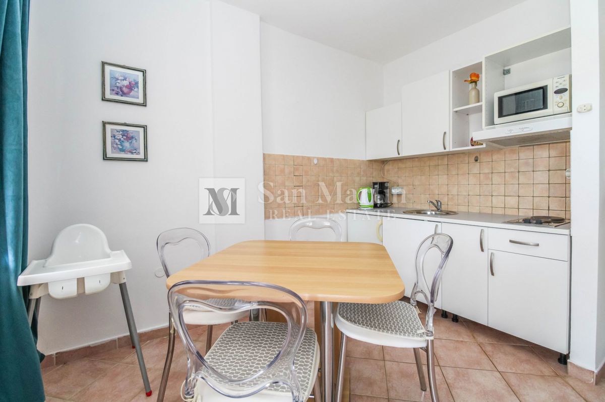 Parenzo, dintorni - casa con 5 unità in ottima posizione
