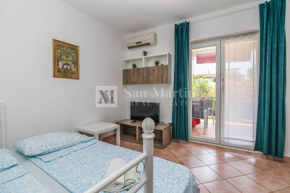Parenzo, dintorni - casa con 5 unità in ottima posizione