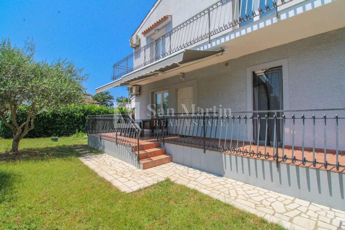 Parenzo, dintorni - casa con 5 unità in ottima posizione