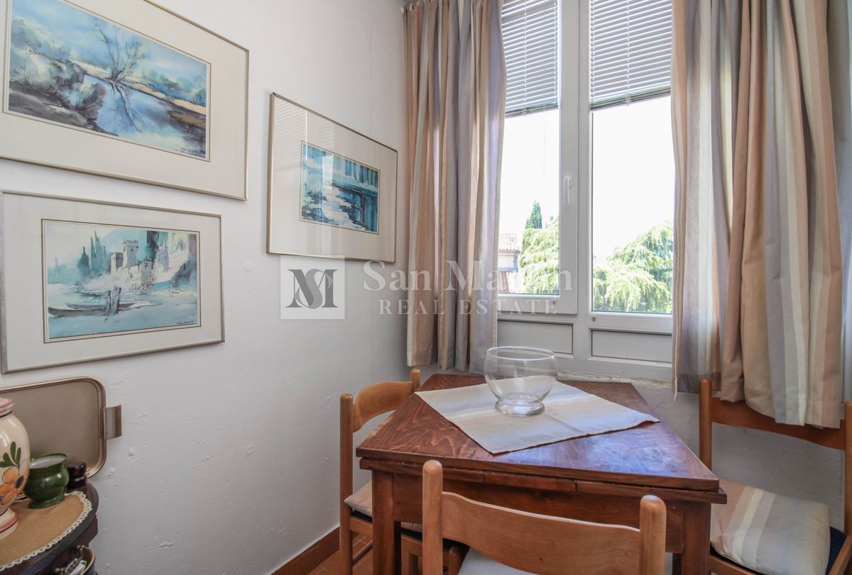 Parenzo, centro – Appartamento con vista mare vicino alle spiagge