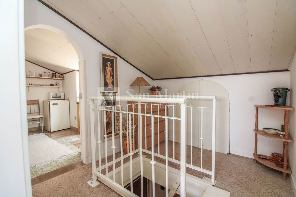 Parenzo, centro – Appartamento con vista mare vicino alle spiagge