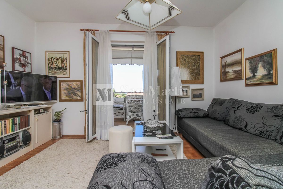 Parenzo, centro – Appartamento con vista mare vicino alle spiagge