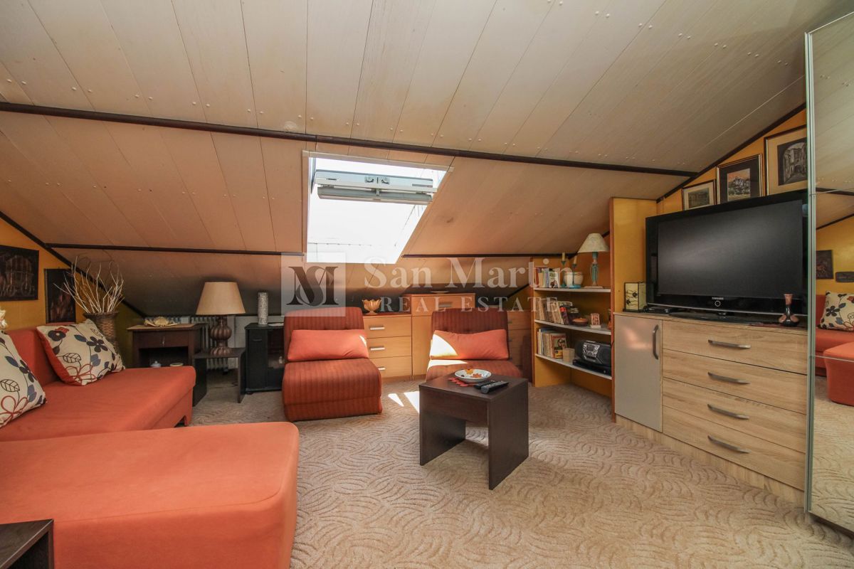 Parenzo, centro – Appartamento con vista mare vicino alle spiagge