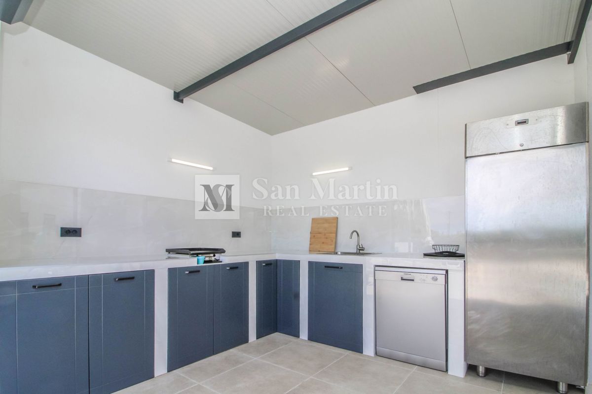 PARENZO, Nuova casa moderna con piscina