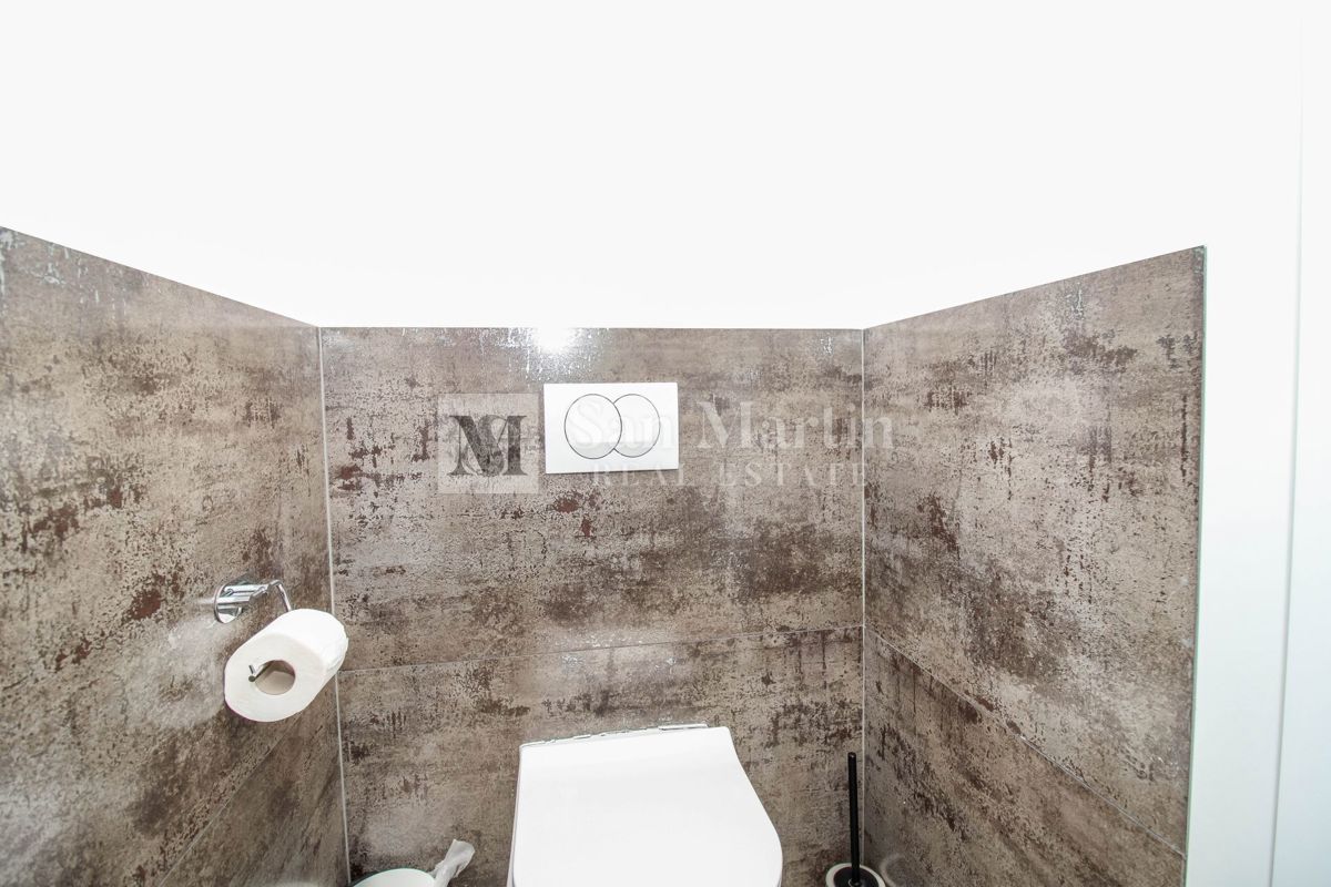 PARENZO, Nuova casa moderna con piscina