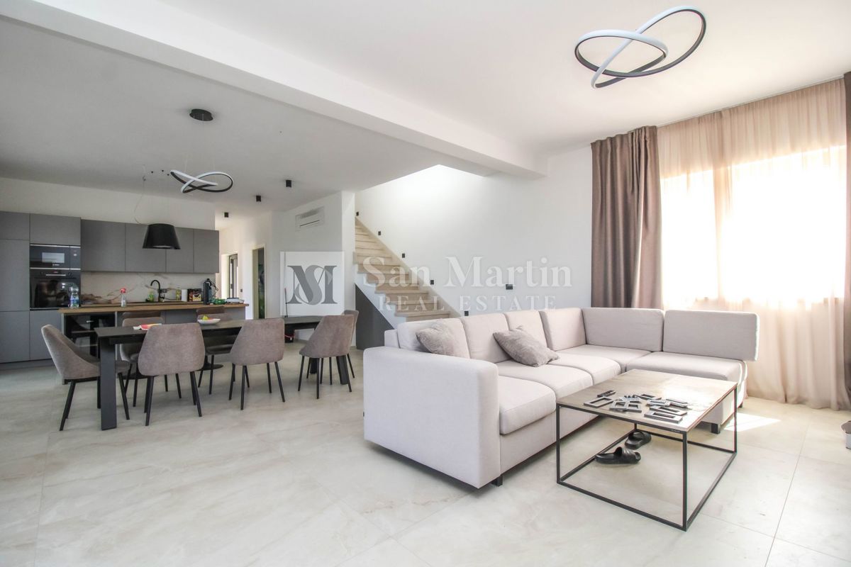 Istria, Parenzo - casa indipendente con splendida vista mare