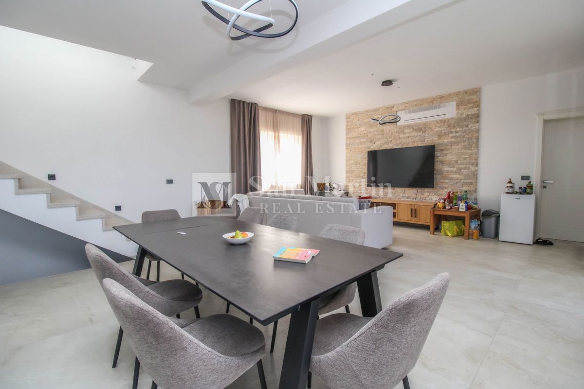 Istria, Parenzo - casa indipendente con splendida vista mare