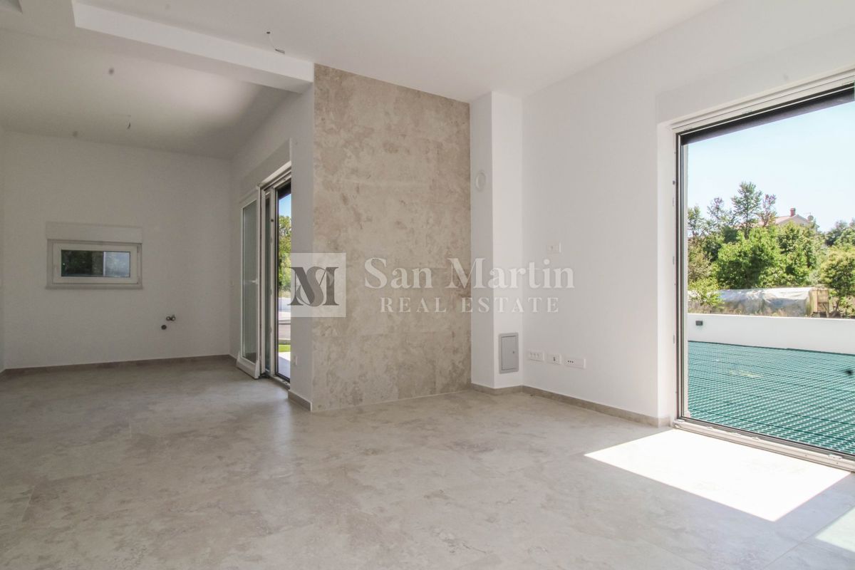 Parenzo, dintorni - appartamento al piano terra con giardino, in costruzione