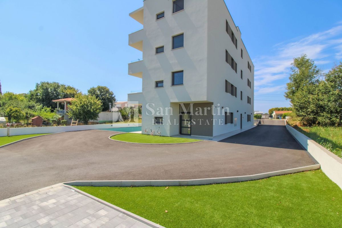 Parenzo, dintorni - appartamento al piano terra con giardino, in costruzione