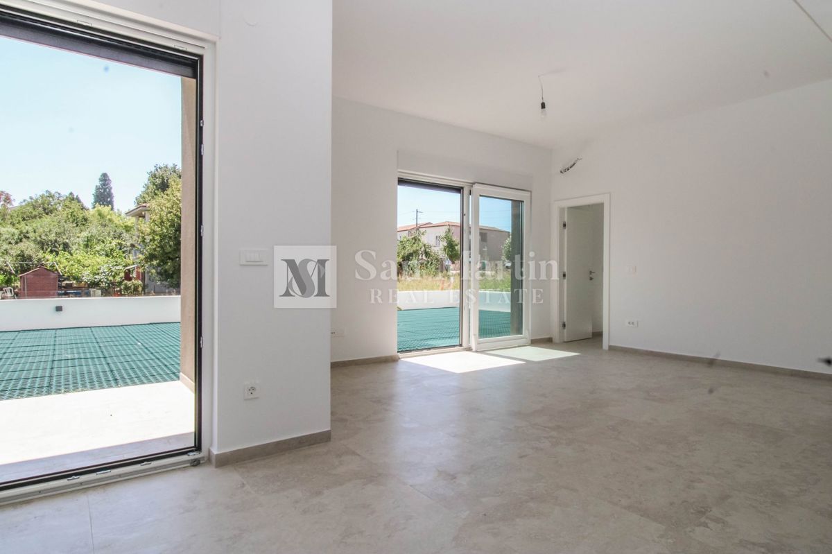 Parenzo, dintorni - appartamento al piano terra con giardino, in costruzione