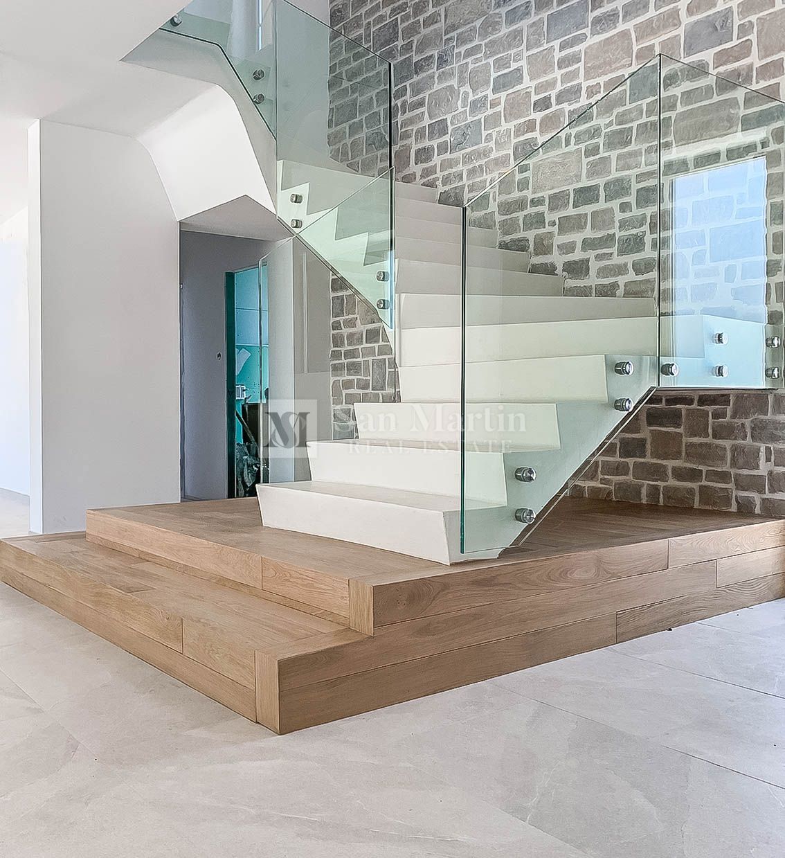 Zona di Parenzo, Casa di lusso con piscina