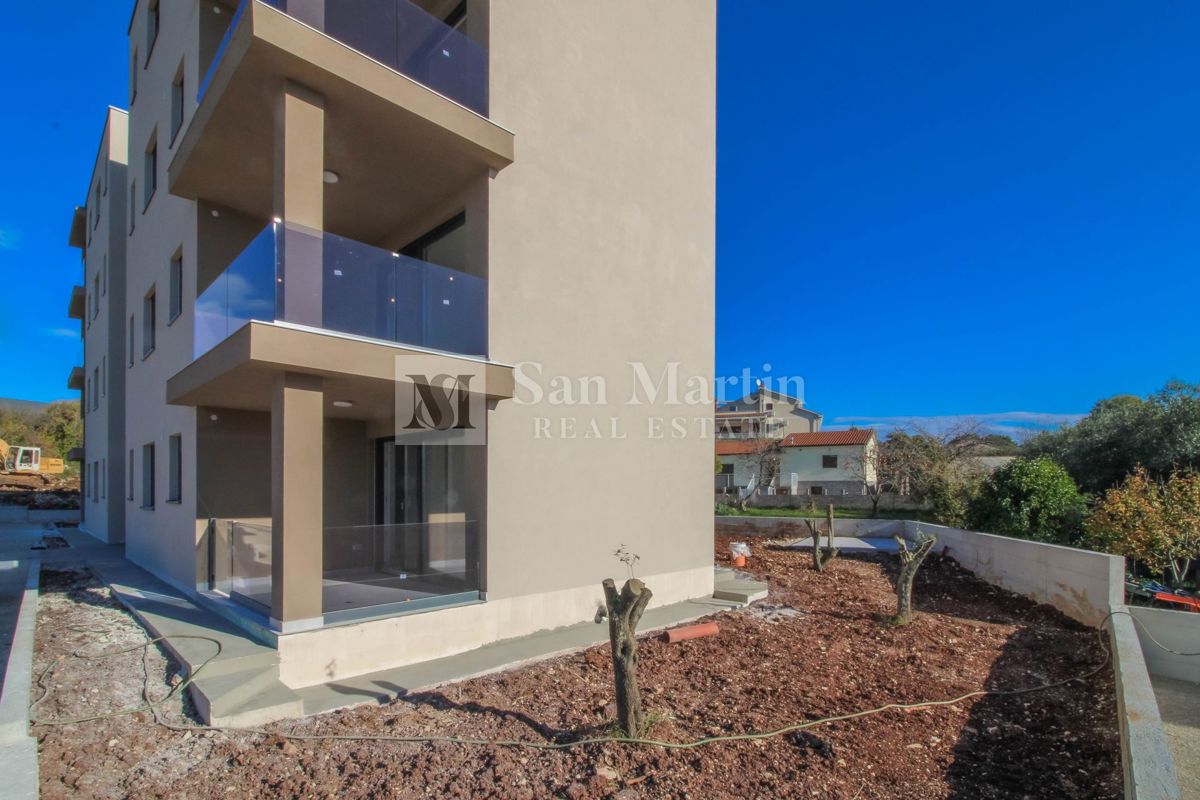 PARENZO - Nuovo appartamento eccellente al piano terra