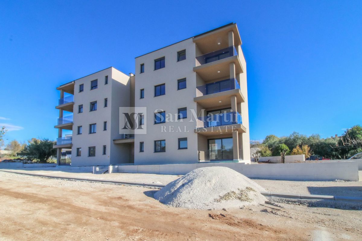 PARENZO - Nuovo appartamento eccellente al piano terra