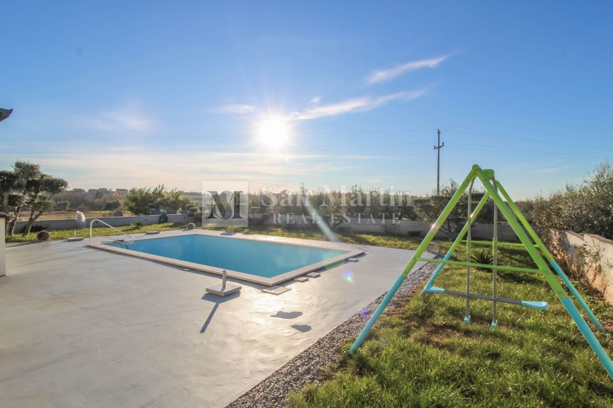 Poreč, dintorni – Casa isolata con un terreno di 3000 m²