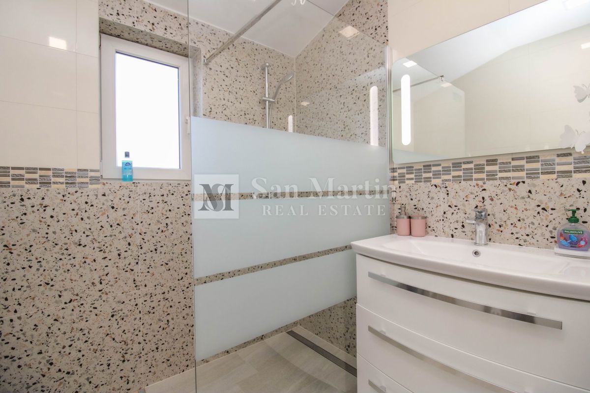 Poreč, dintorni – Casa isolata con un terreno di 3000 m²