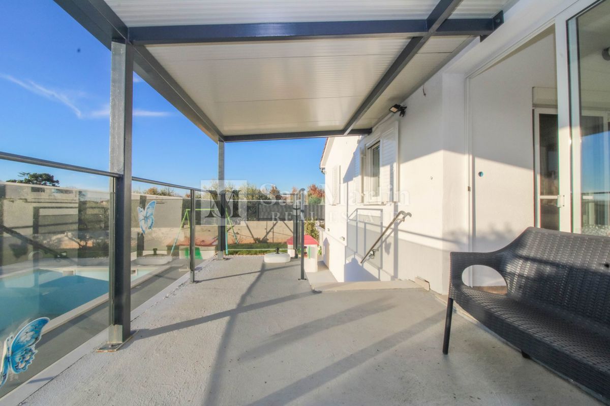 Poreč, dintorni – Casa isolata con un terreno di 3000 m²