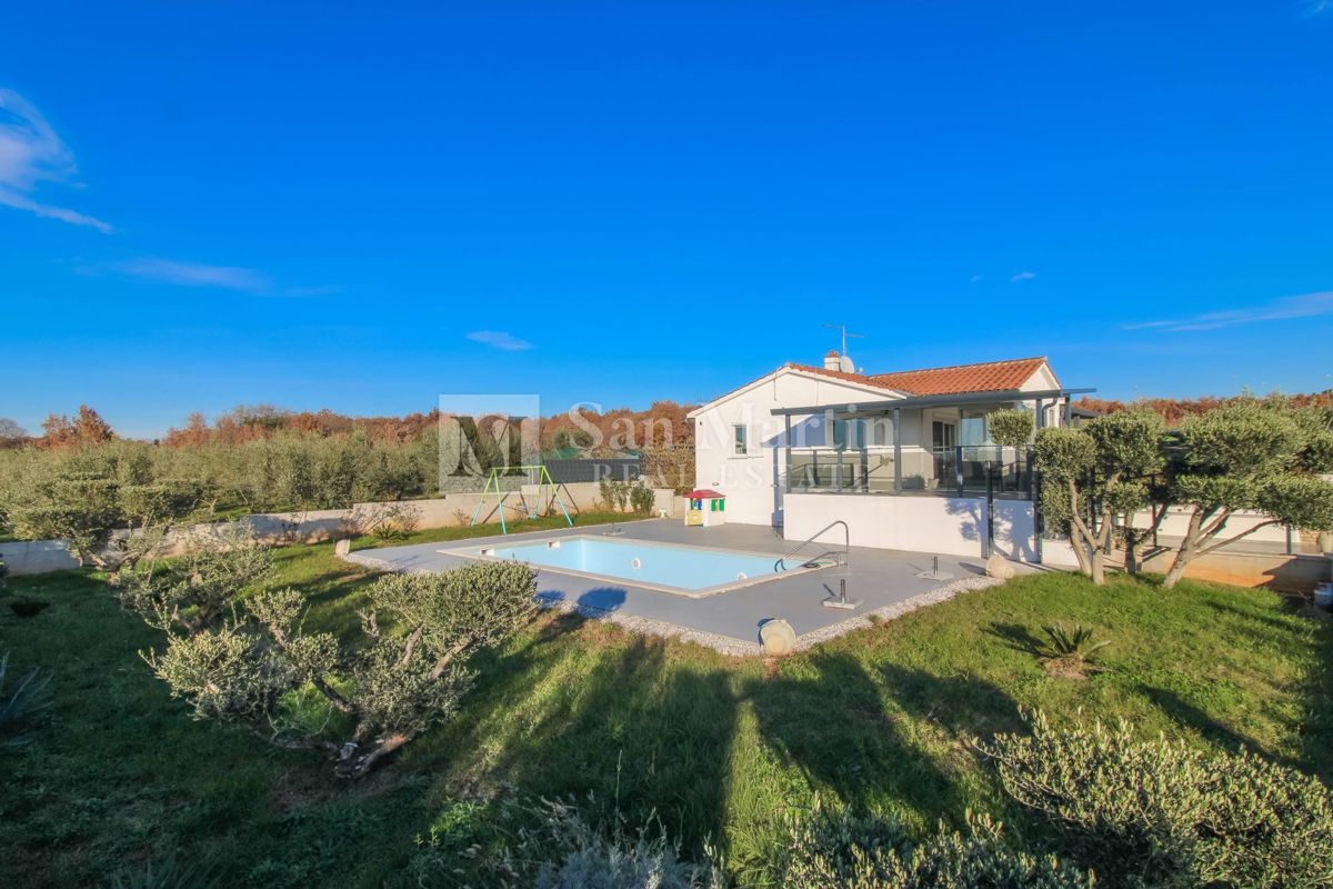 Poreč, dintorni – Casa isolata con un terreno di 3000 m²