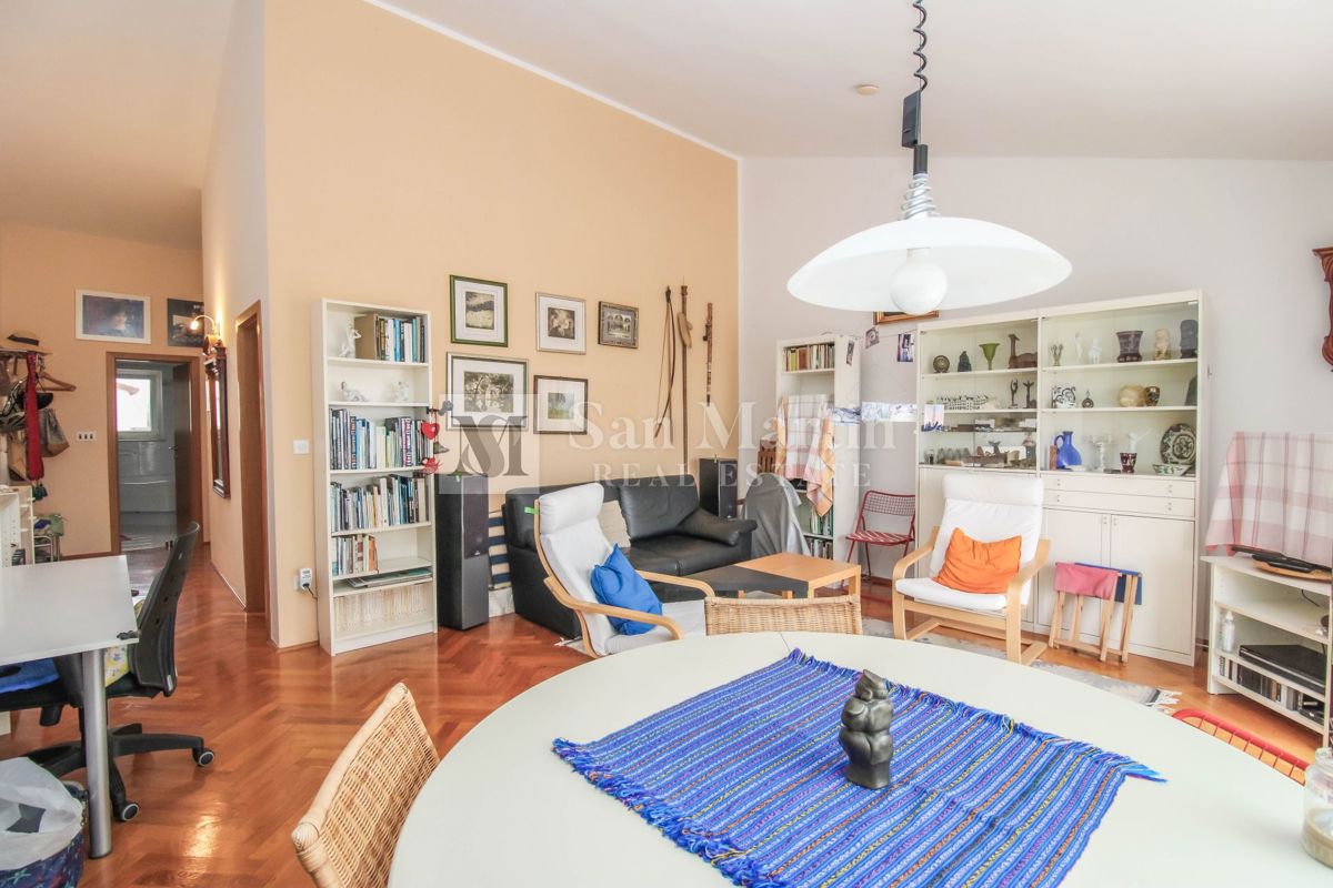 Parenzo – Appartamento con due terrazze vicino al mare – VISTA MARE!