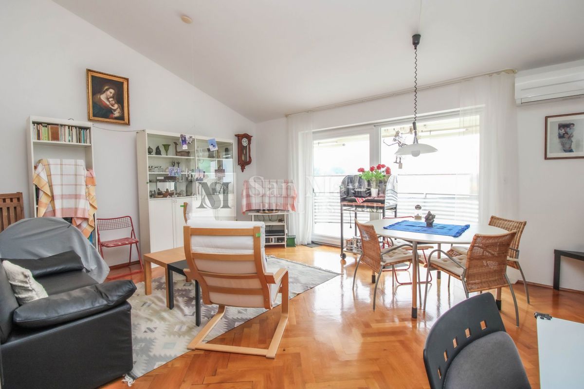 Parenzo – Appartamento con due terrazze vicino al mare – VISTA MARE!