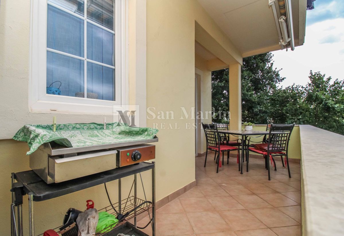 Zona POREČ, Super appartamento 2 camere da letto