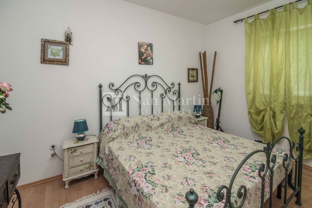 Zona POREČ, Super appartamento 2 camere da letto