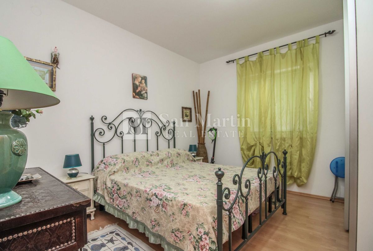 Zona POREČ, Super appartamento 2 camere da letto