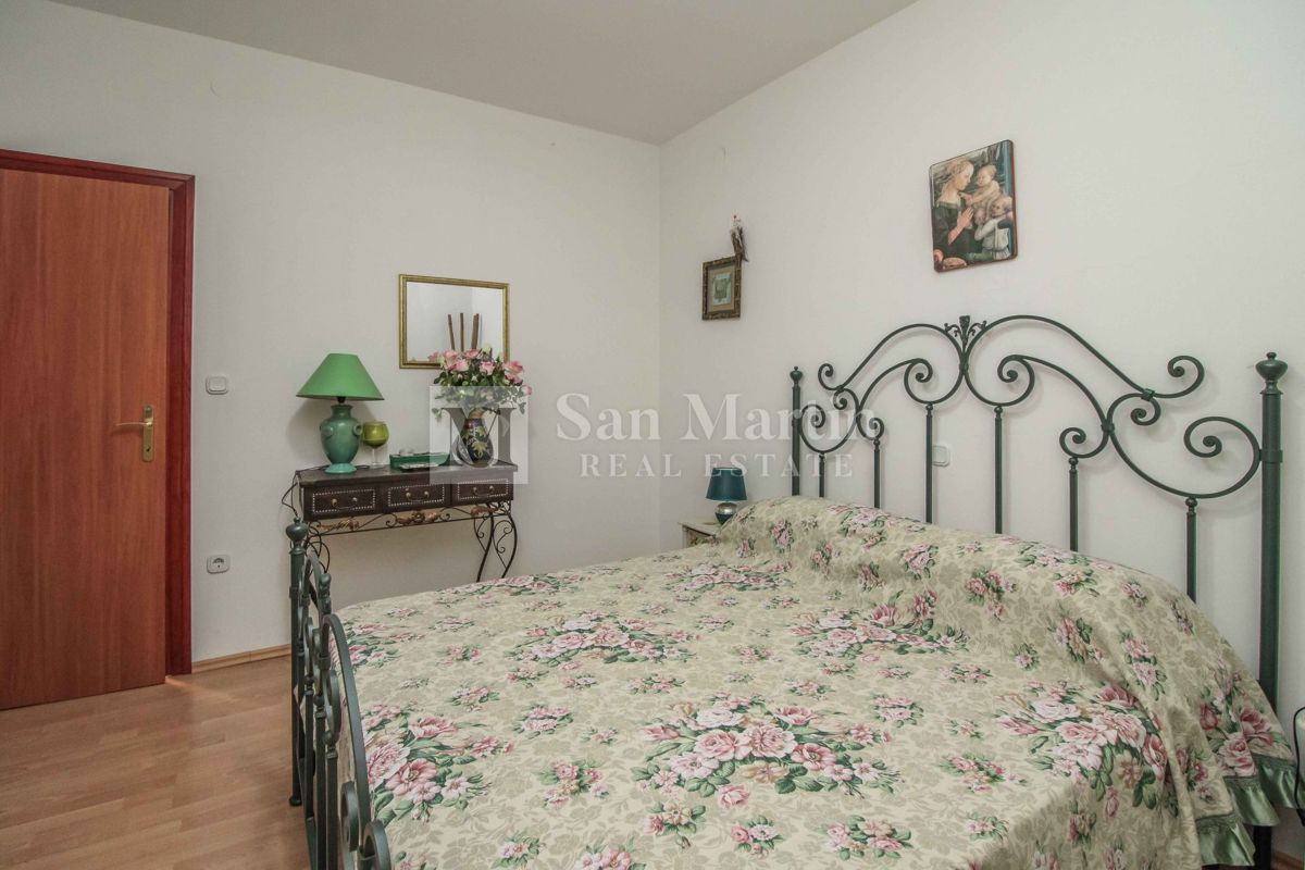 Zona POREČ, Super appartamento 2 camere da letto