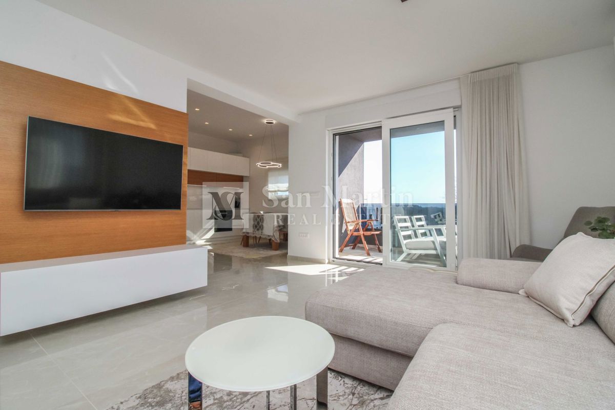 POREČ - NUOVO APPARTAMENTO MODERNO - POSIZIONE AMBITA