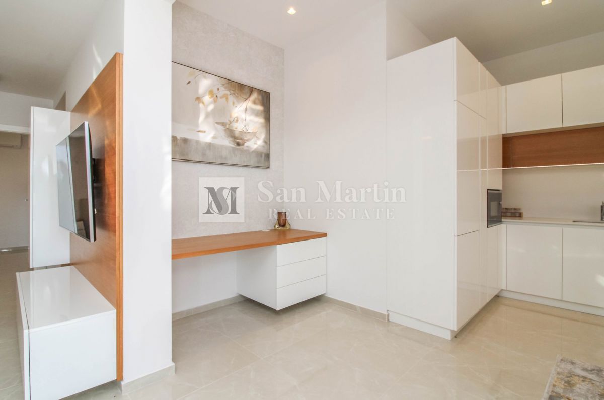 POREČ - NUOVO APPARTAMENTO MODERNO - POSIZIONE AMBITA