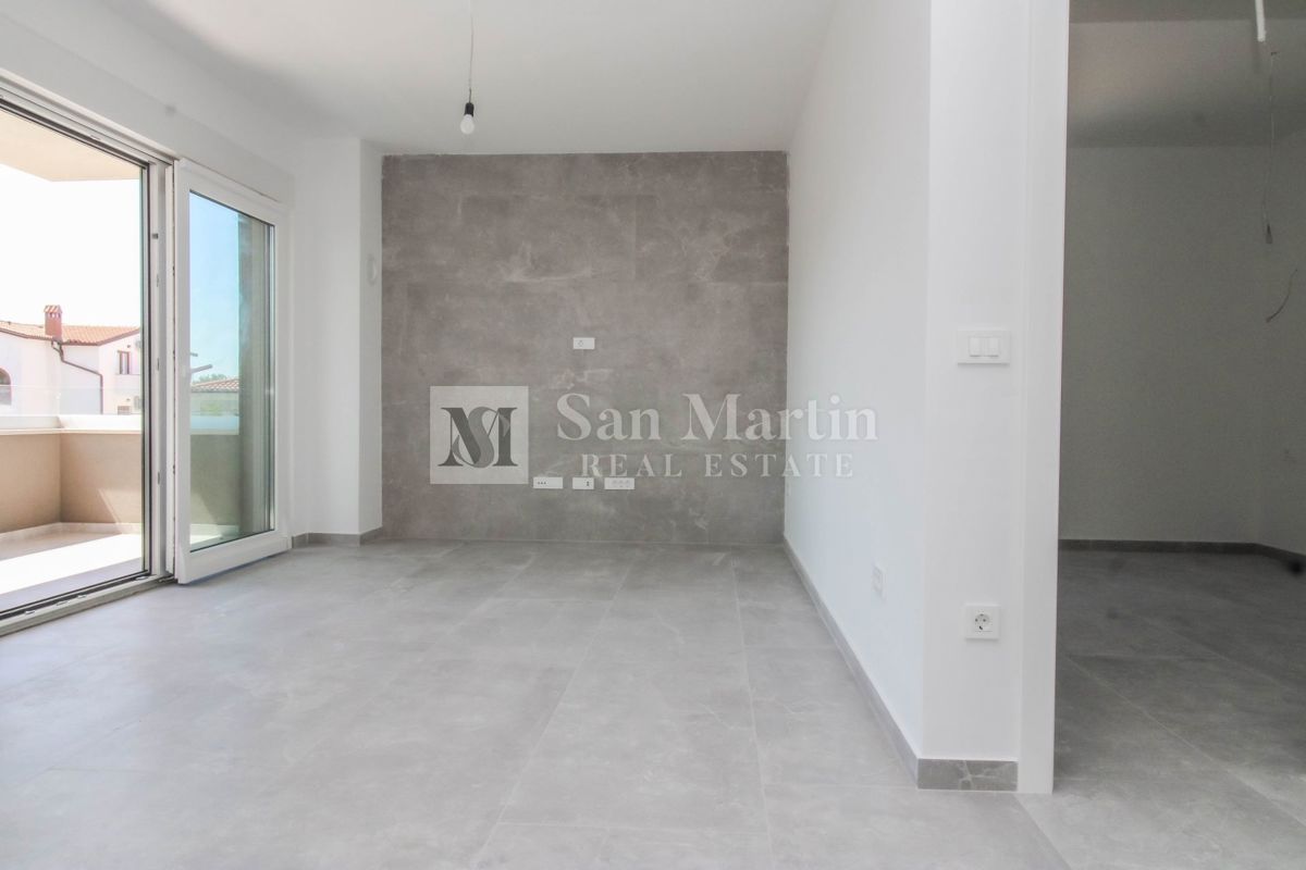 Parenzo, dintorni - appartamento al 2° piano di un edificio con ascensore