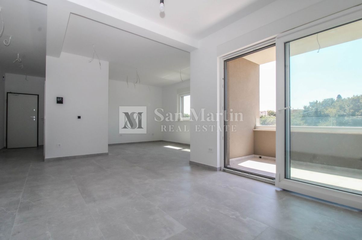 Parenzo, dintorni - appartamento al 2° piano di un edificio con ascensore