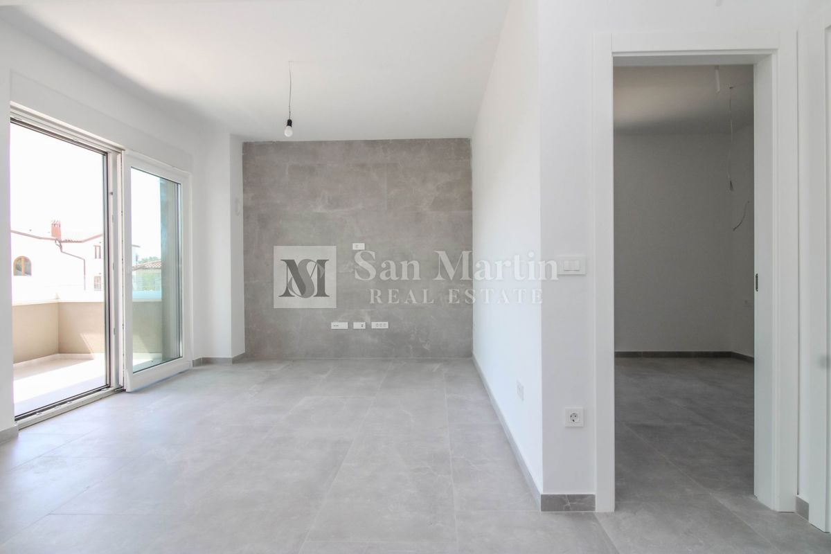 Parenzo, dintorni - appartamento al 2° piano di un edificio con ascensore