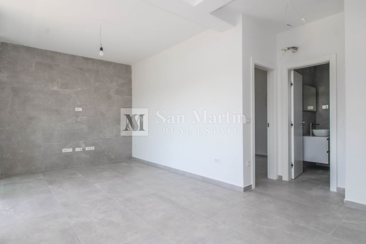 Parenzo, dintorni - appartamento al 2° piano di un edificio con ascensore