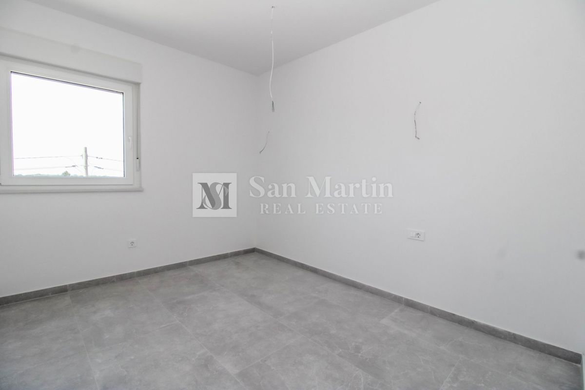 Parenzo, dintorni - appartamento al 2° piano di un edificio con ascensore