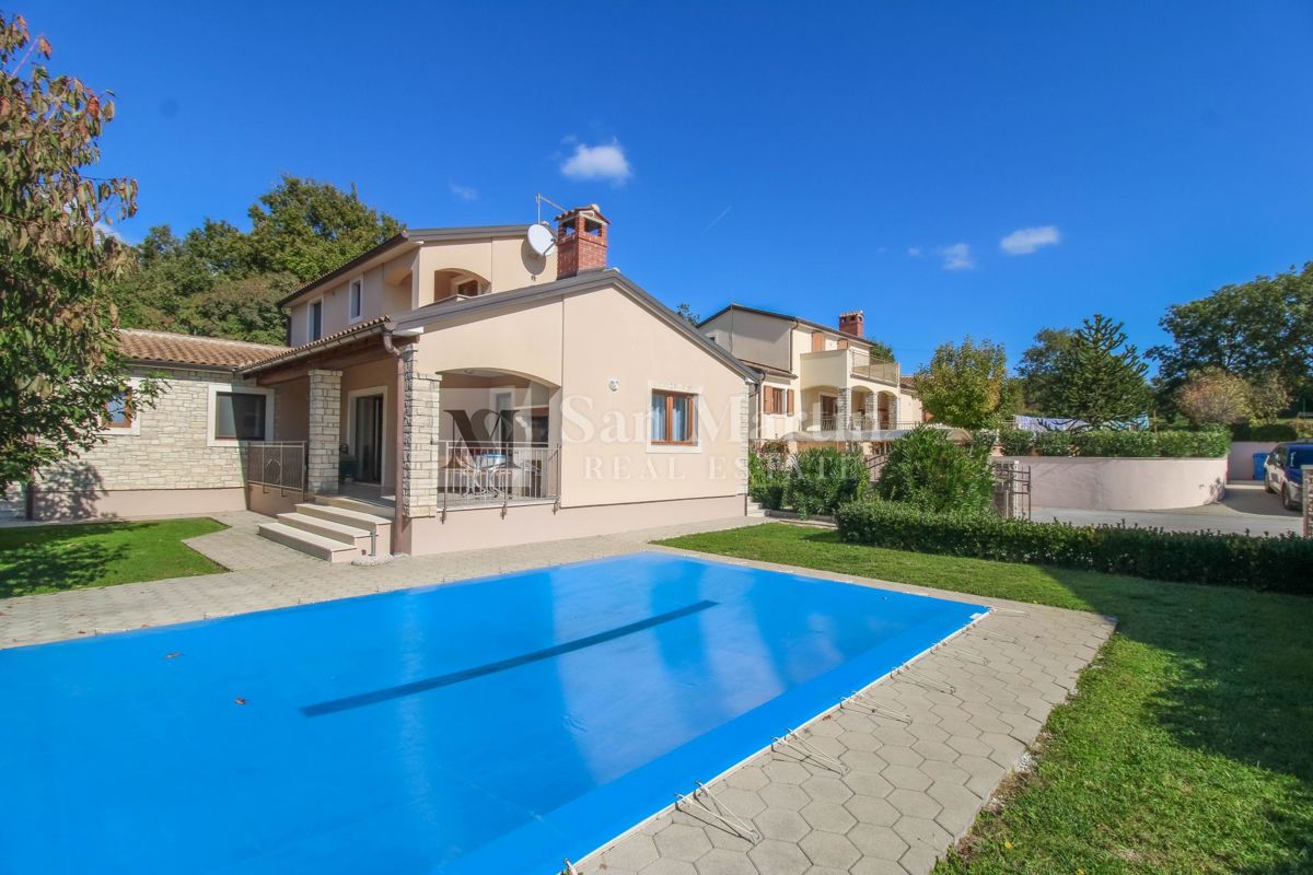 Parenzo, dintorni – casa con piscina in una zona tranquilla