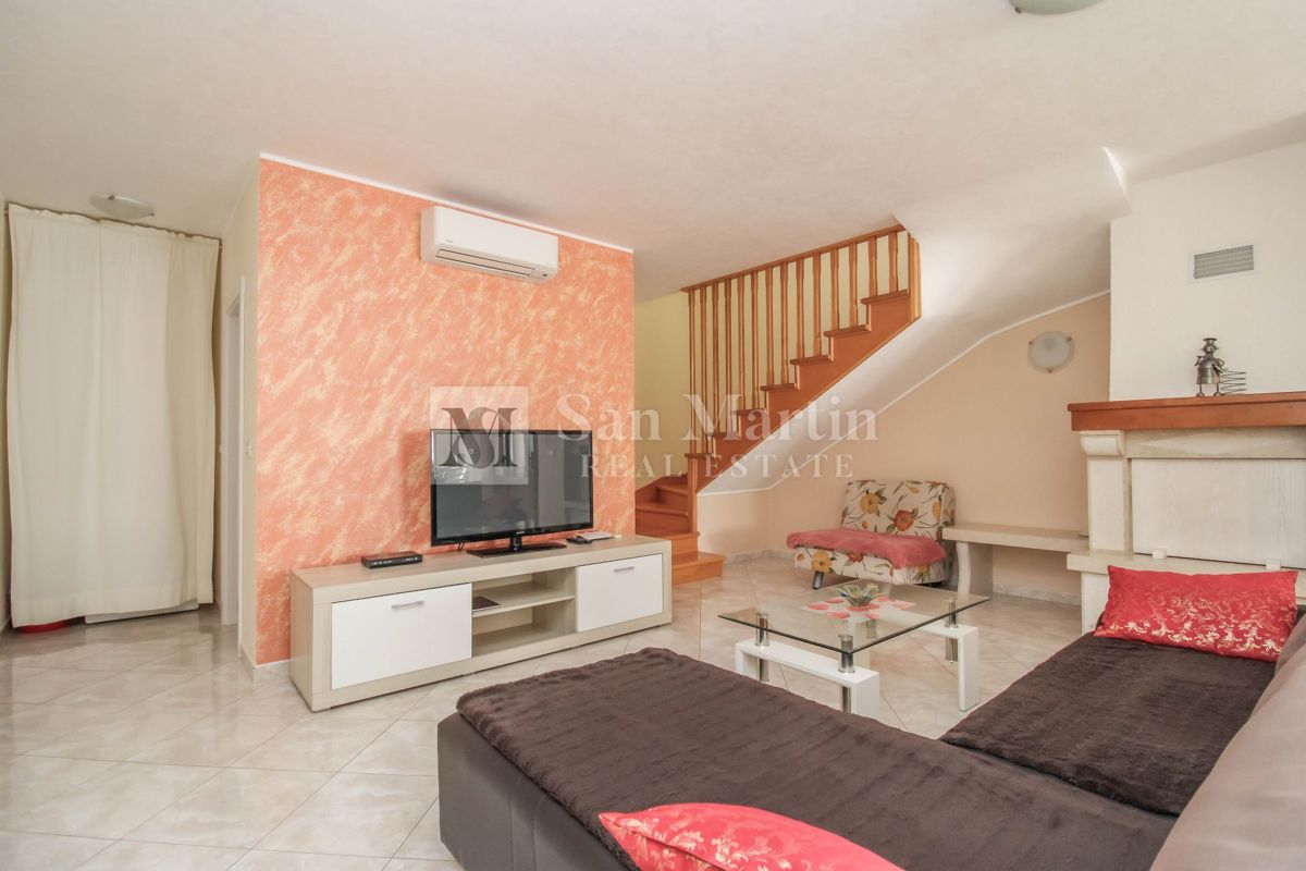 Parenzo, dintorni – casa con piscina in una zona tranquilla