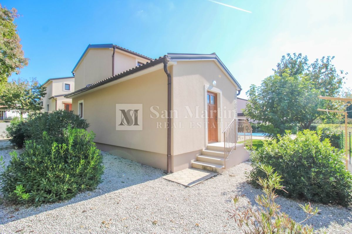 Parenzo, dintorni – casa con piscina in una zona tranquilla