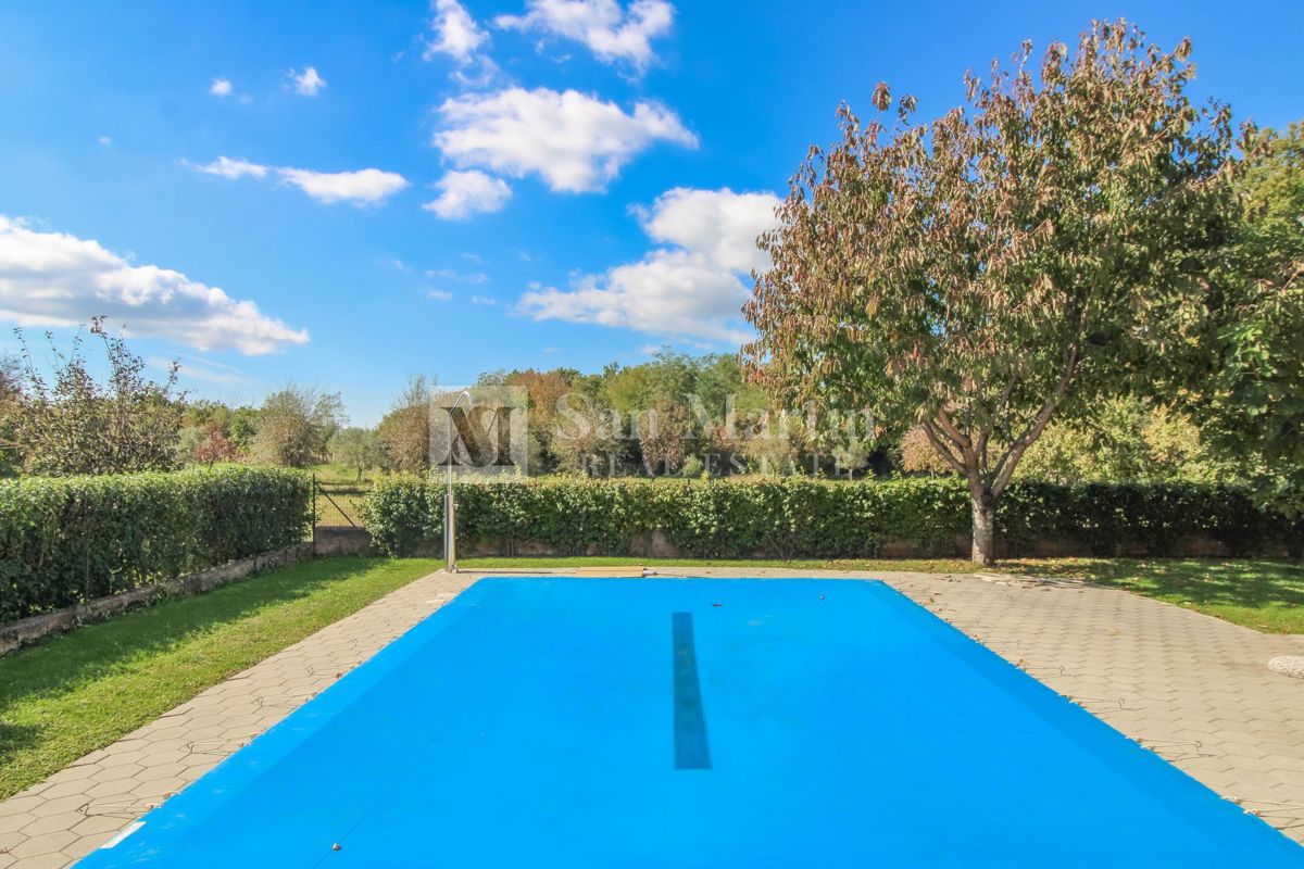 Parenzo, dintorni – casa con piscina in una zona tranquilla