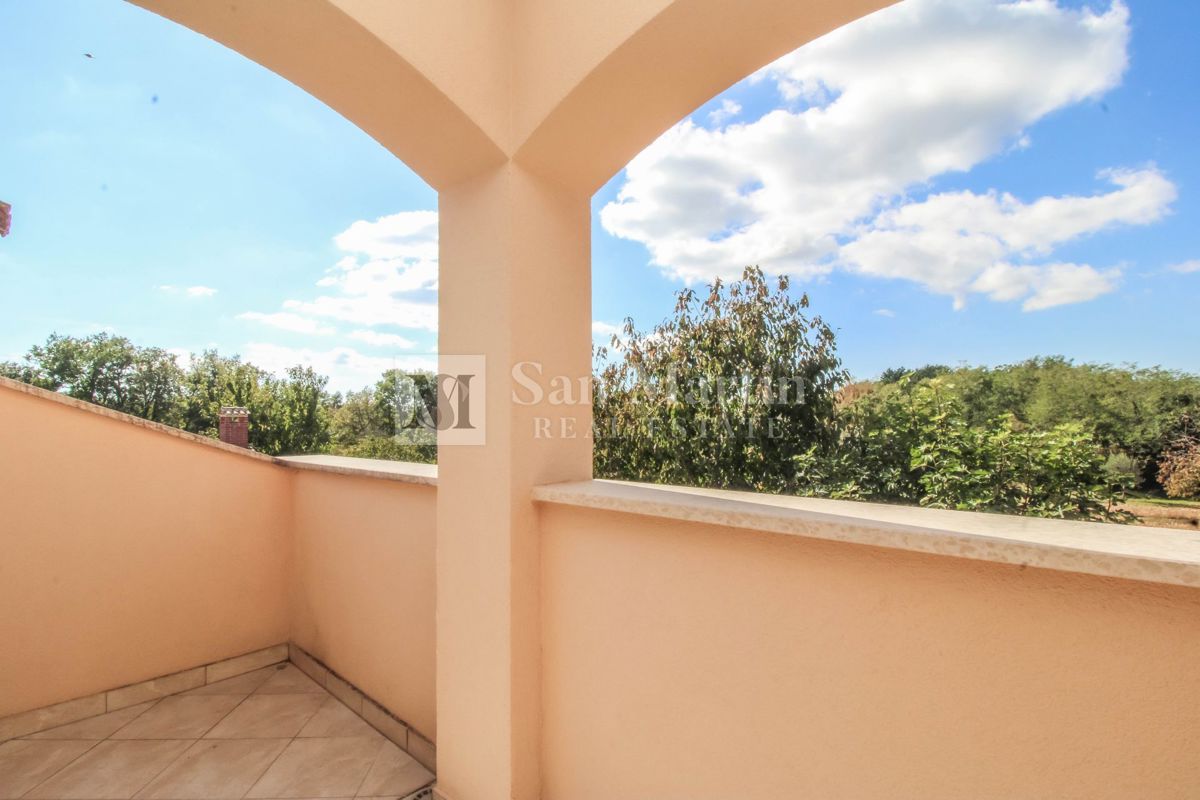 Parenzo, dintorni – casa con piscina in una zona tranquilla