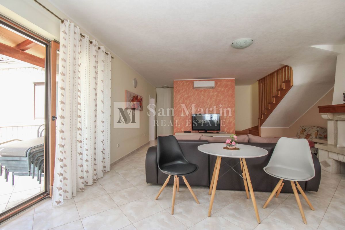 Parenzo, dintorni – casa con piscina in una zona tranquilla