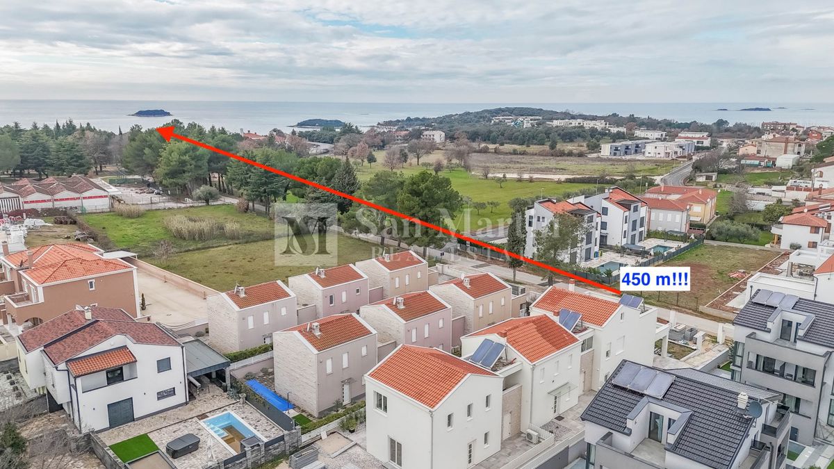 Parenzo, dintorni – Casa nuova a 450 m dal mare!!!