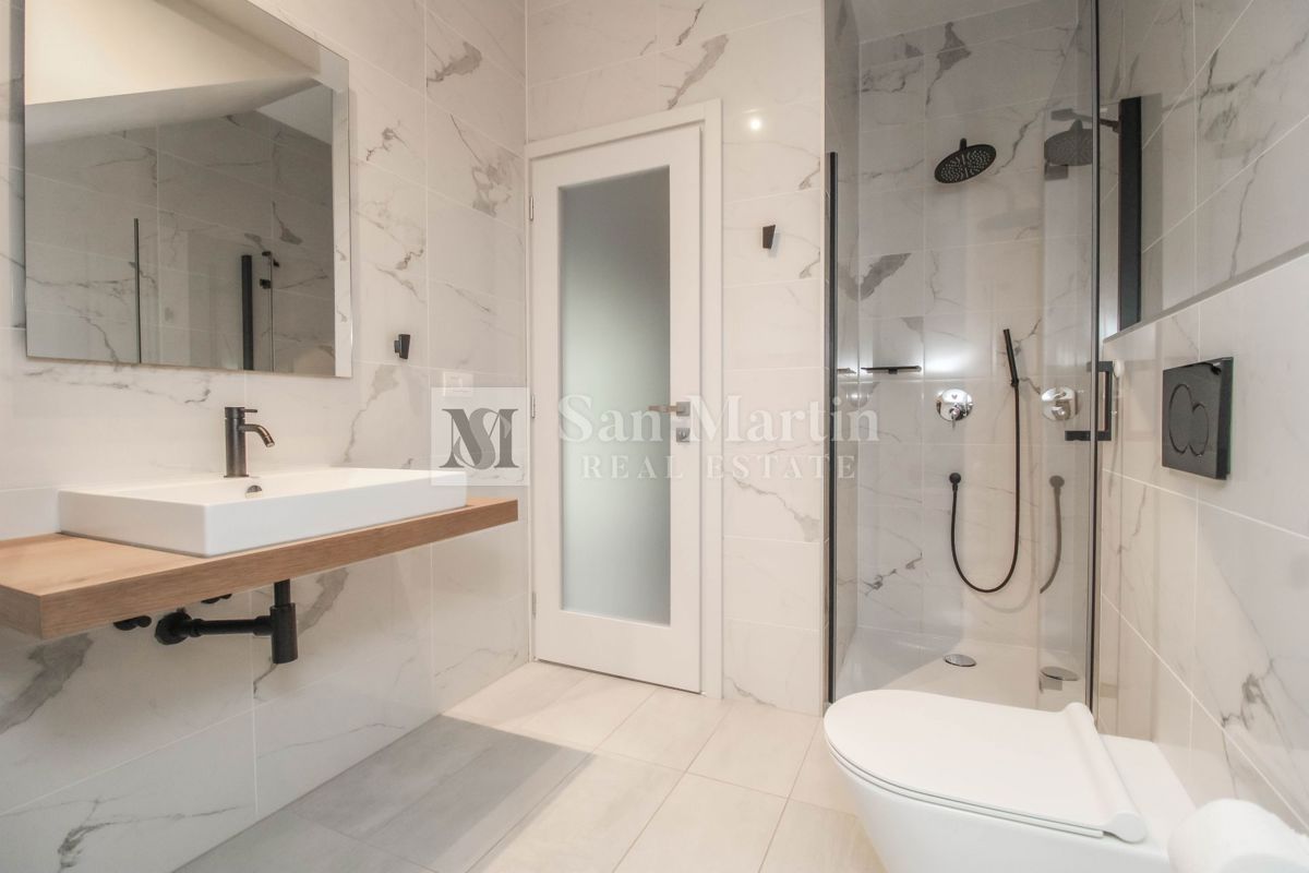 Parenzo - casa moderna con piscina. VICINO AL MARE!